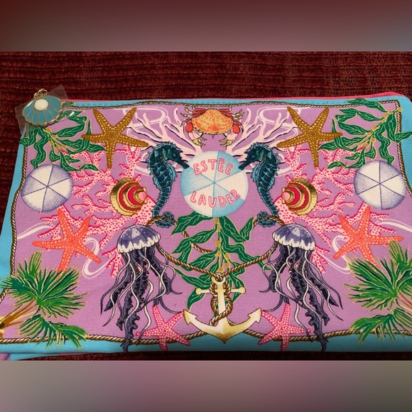 Estee Lauder Cosmetic Bag - Picture 4 of 7